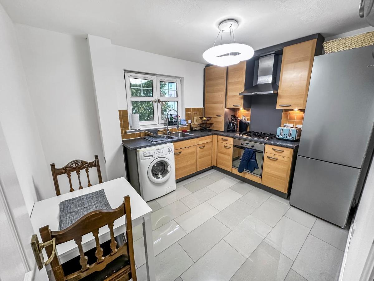 Comfortable 2 Bedroom Flat In The City Centre 爱丁堡 外观 照片
