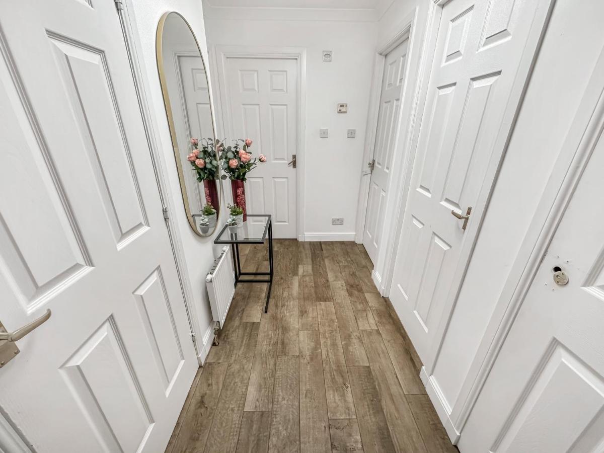 Comfortable 2 Bedroom Flat In The City Centre 爱丁堡 外观 照片